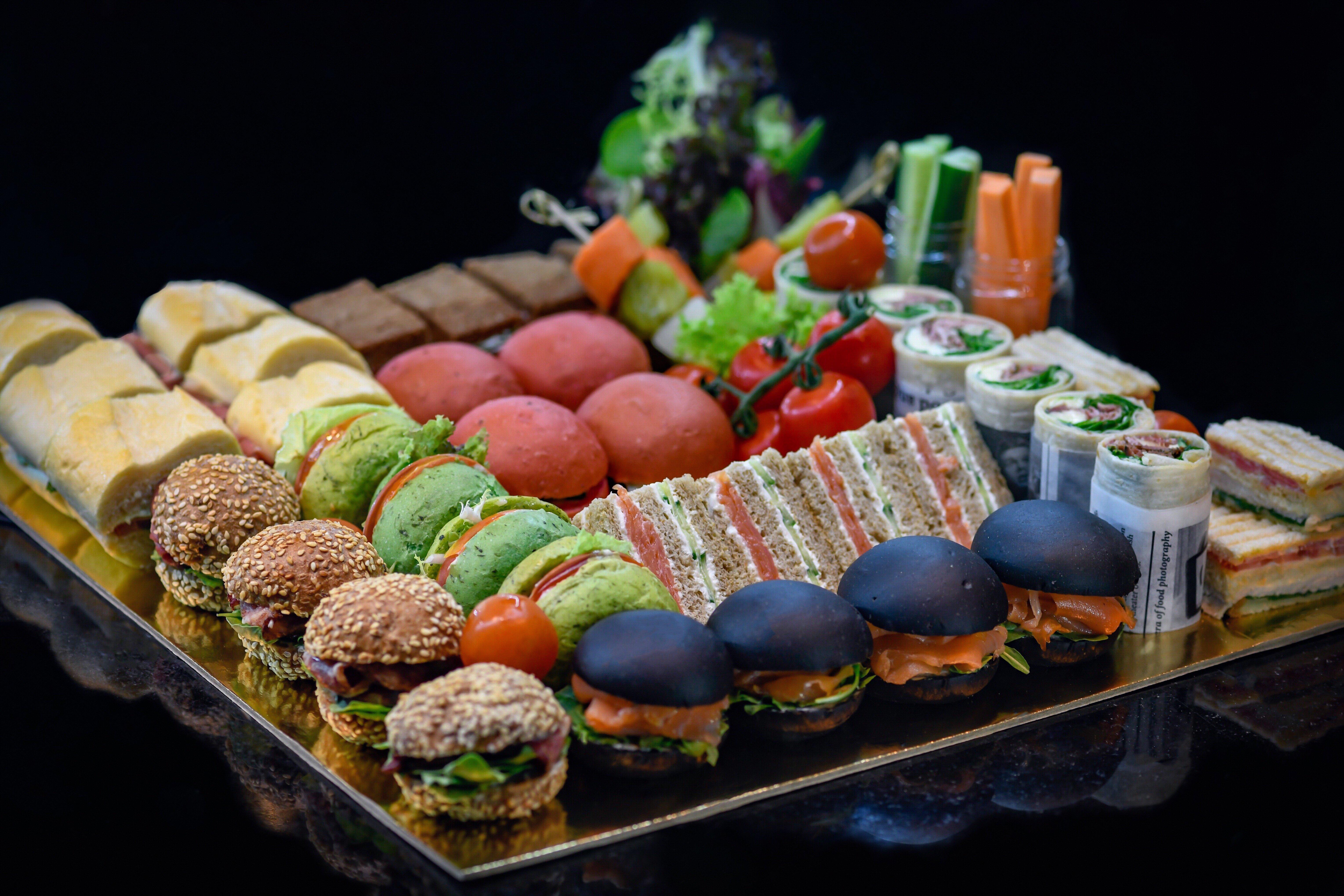 Intercontinental Bahrain, An Ihg Hotel Manama Dış mekan fotoğraf A selection of finger food