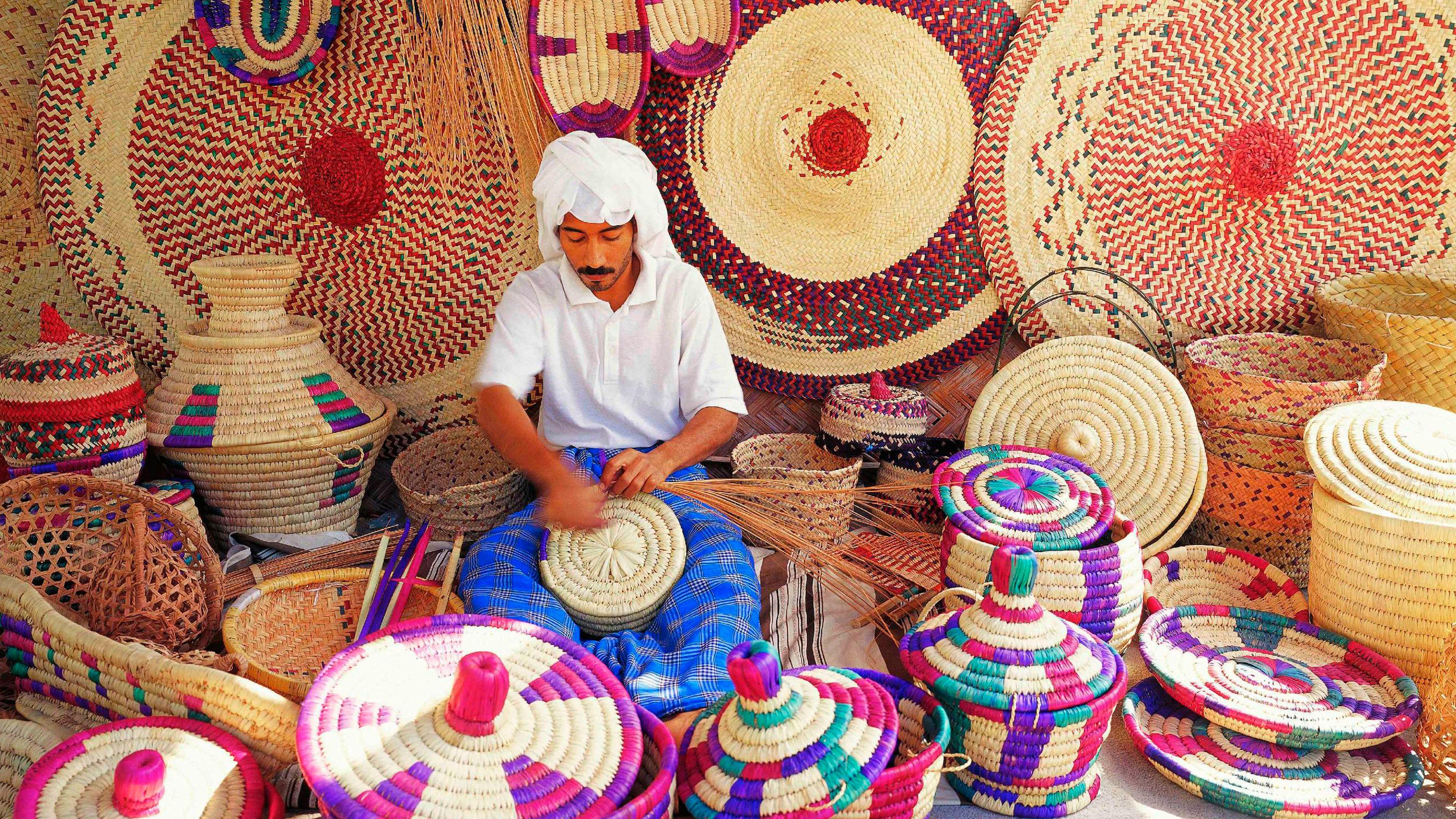 Intercontinental Bahrain, An Ihg Hotel Manama Dış mekan fotoğraf A basket weaver in Tunisia