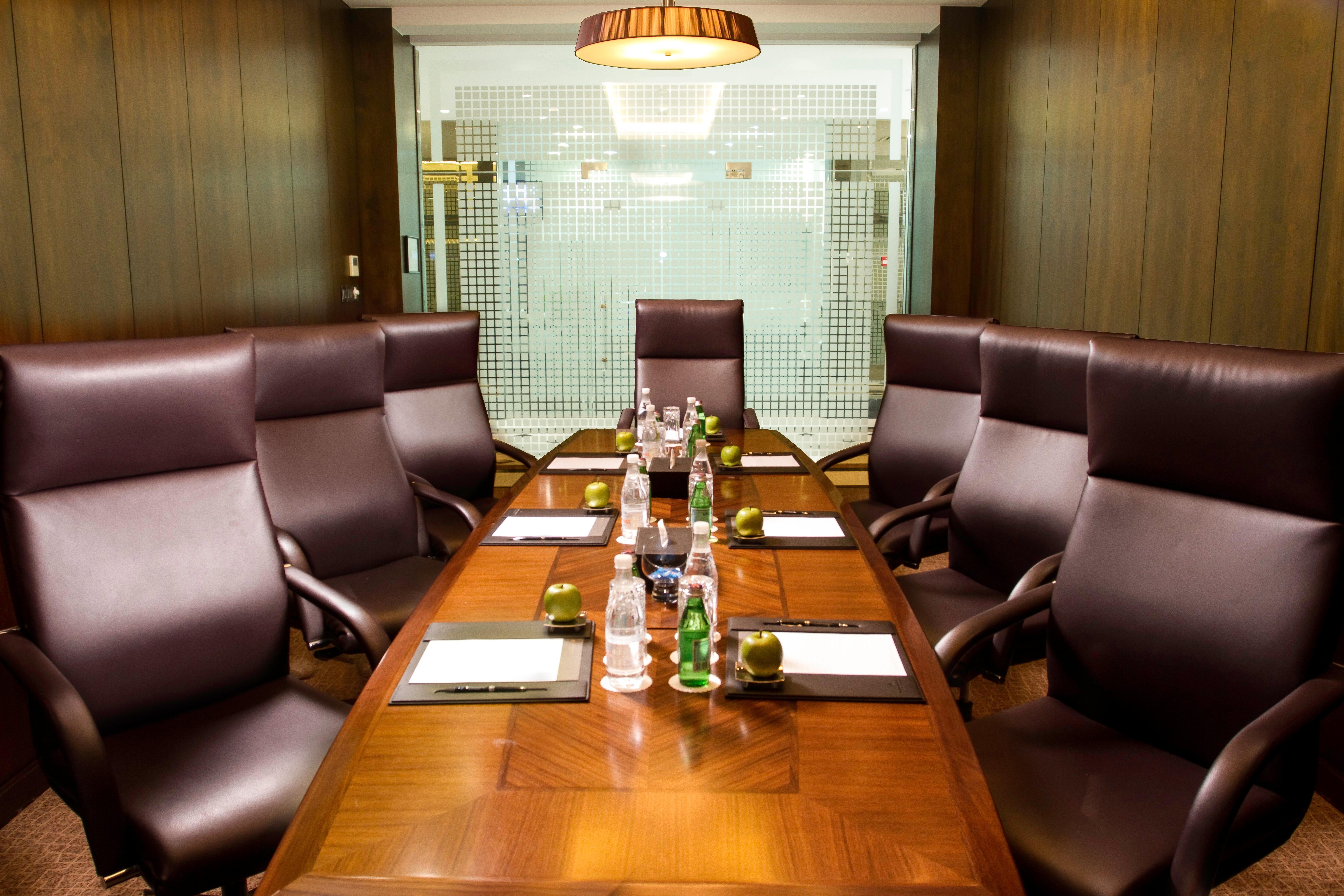Intercontinental Bahrain, An Ihg Hotel Manama Dış mekan fotoğraf A boardroom at a hotel